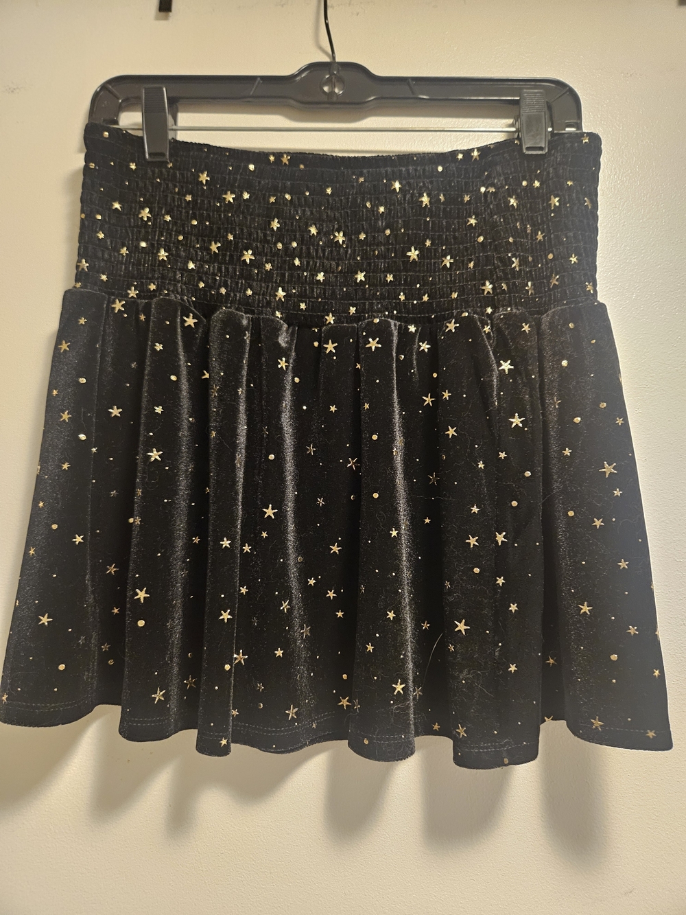 Francesca's Collections Black Velvet Star-Print Smocked Mini Skirt